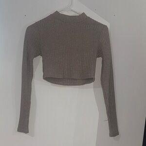 Ribbed Long Sleeve Crop Top - Gray